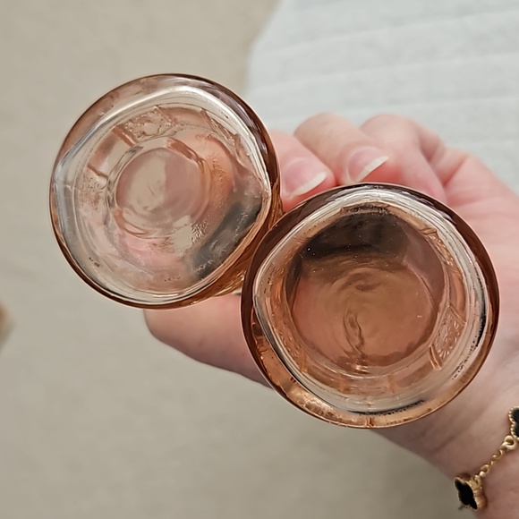 Doric Pattern Depression Glass Pink Salt and Pepper Shakers - Picture 4 of 6